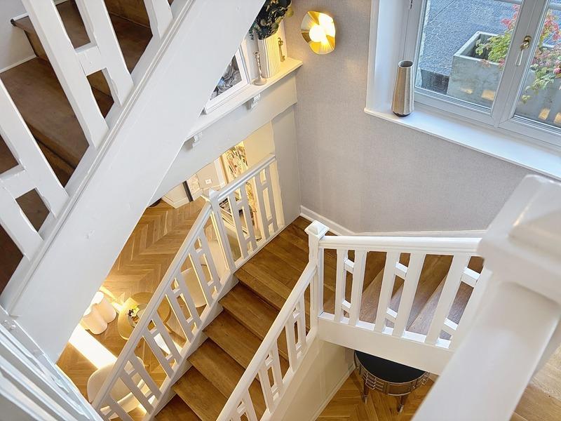 Maison bourgeoise - 300 m² - 9 pièces