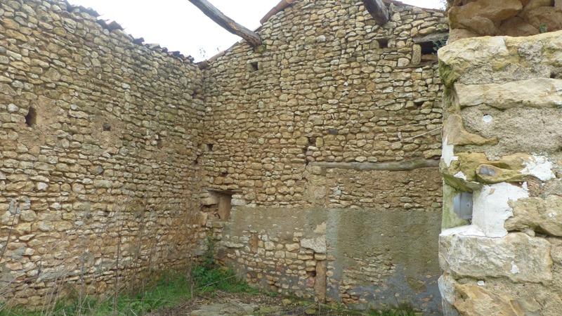 Grange - 77 m² - 1 pièce