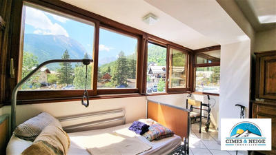 Appartement - 80 m² - 6 pièces