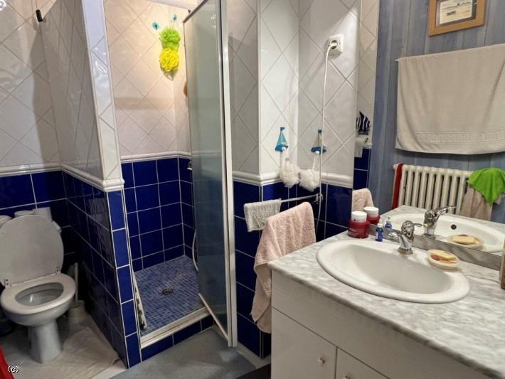 Maison - 212 m² - 7 pièces