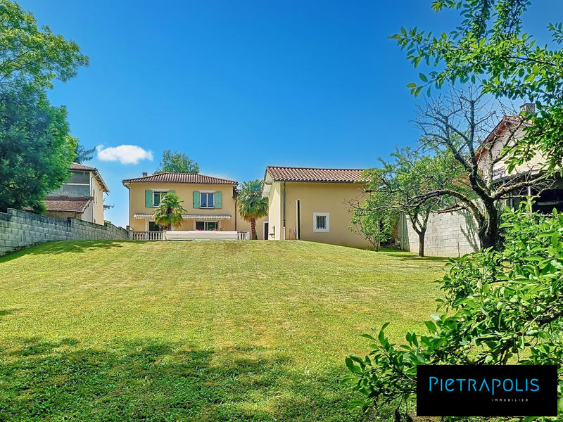 Maison - 190 m² - 4 pièces