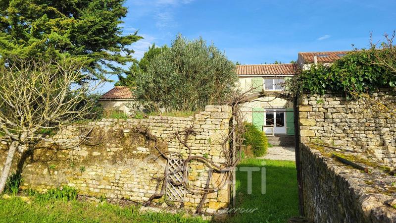 Maison - 230 m² - 6 pièces