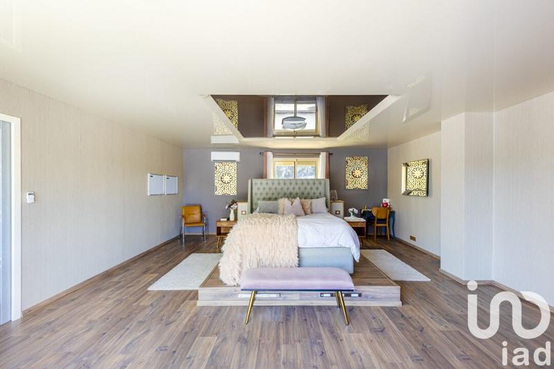 Maison - 294 m² - 7 pièces