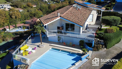 Maison contemporaine - 312 m² - 8 pièces