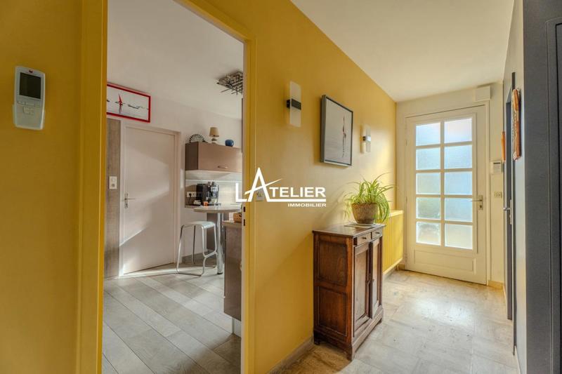 Maison - 230 m² - 8 pièces