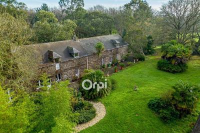 Maison - 376 m² - 7 pièces