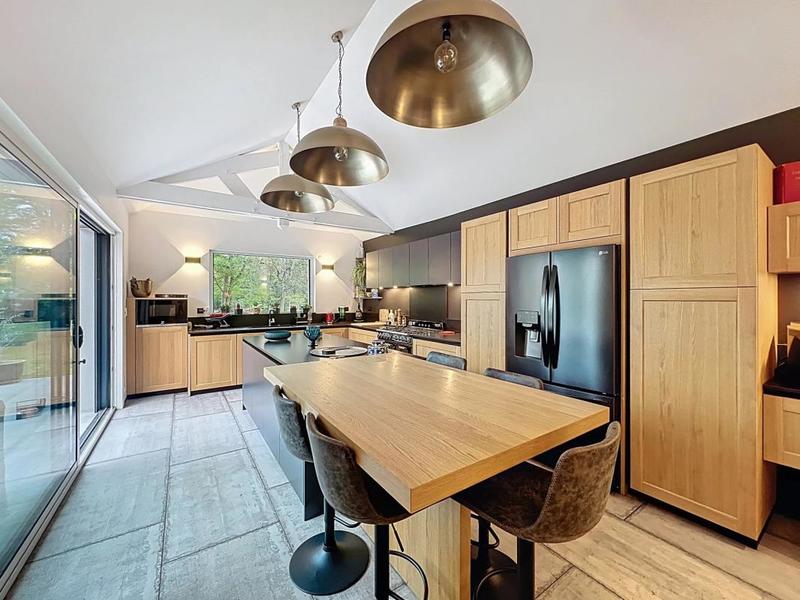 Maison - 186 m² - 7 pièces