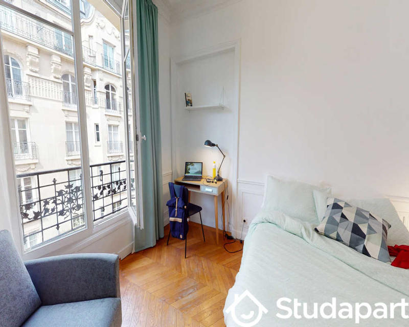 Chambre - 130 m² - 1 pièce