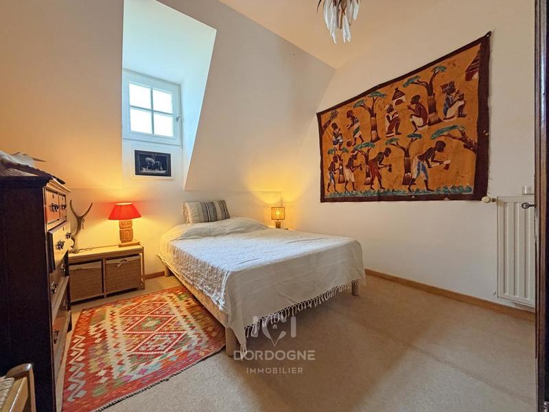 Maison - 329 m² - 2 pièces