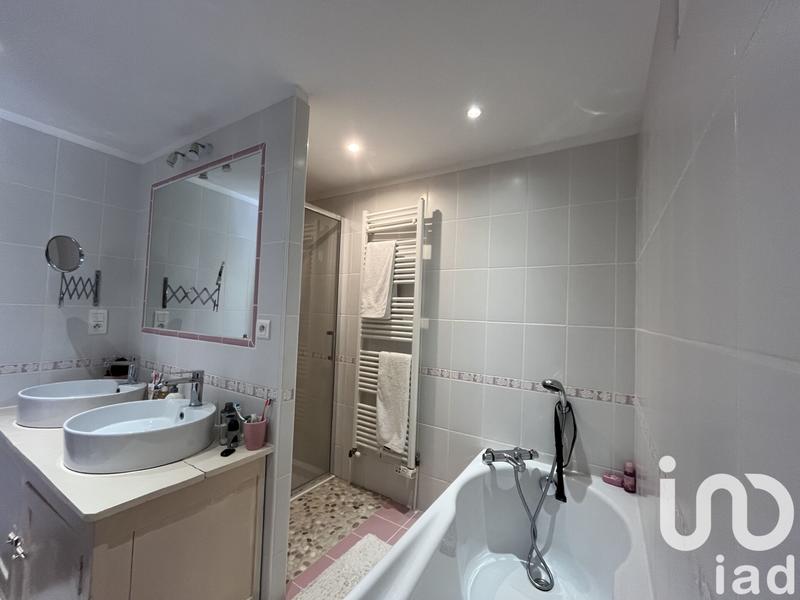 Maison - 176 m² - 9 pièces