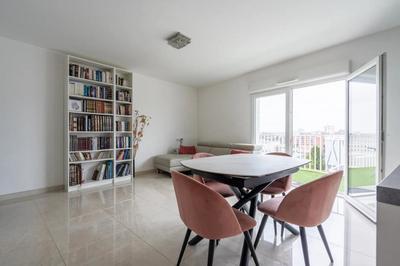 Appartement - 90 m² - 4 pièces