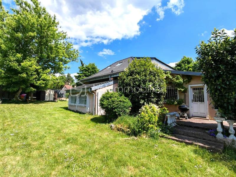 Maison traditionnelle - 139 m² - 5 pièces