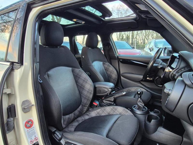 Mini Mini Cooper 136ch Pack Chili