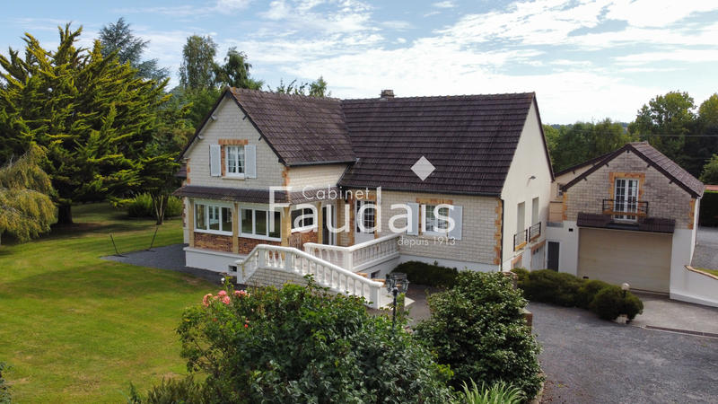 Maison - 198 m² - 8 pièces