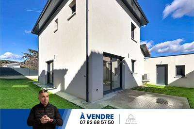 Villa - 100 m² - 5 pièces