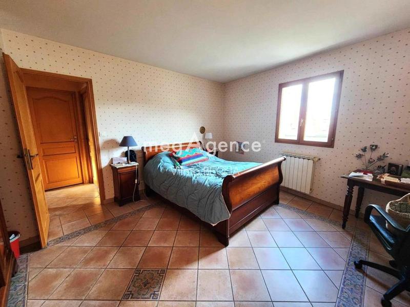 Maison - 230 m² - 6 pièces