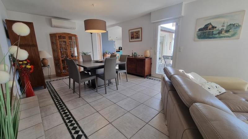 Villa - 214 m² - 6 pièces