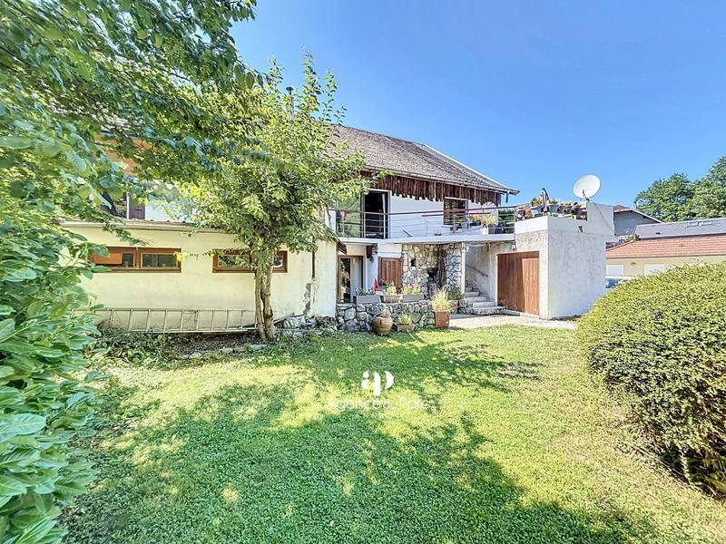 Maison - 220 m² - 9 pièces