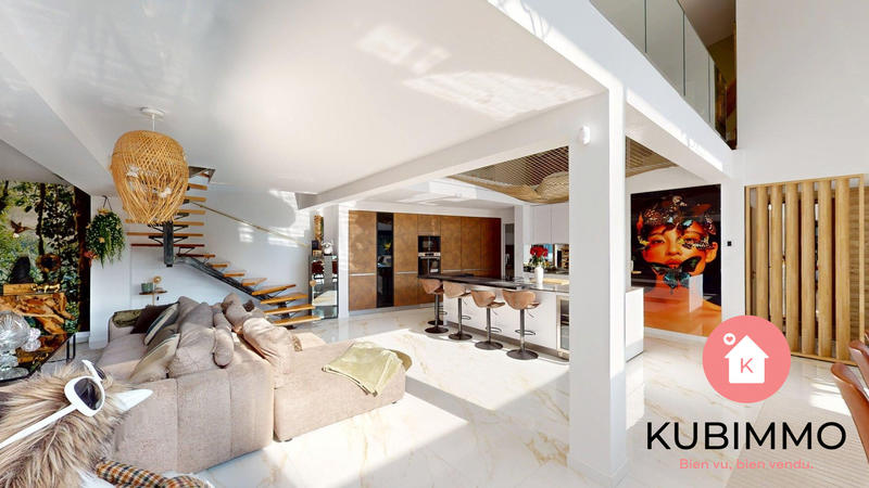 Maison - 207 m² - 6 pièces