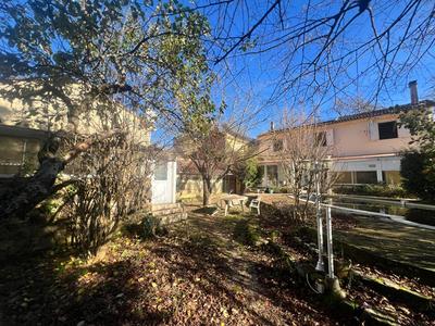 Maison - 365 m² - 21 pièces