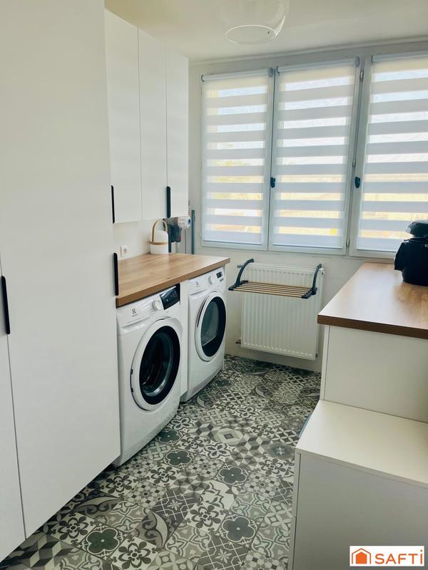 Maison - 90 m² - 5 pièces