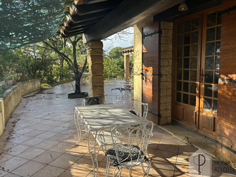 Maison - 198 m² - 8 pièces