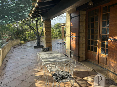 Maison - 198 m² - 8 pièces