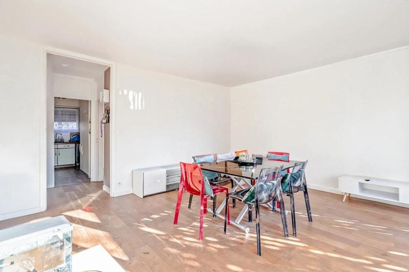 Appartement - 104 m² - 6 pièces