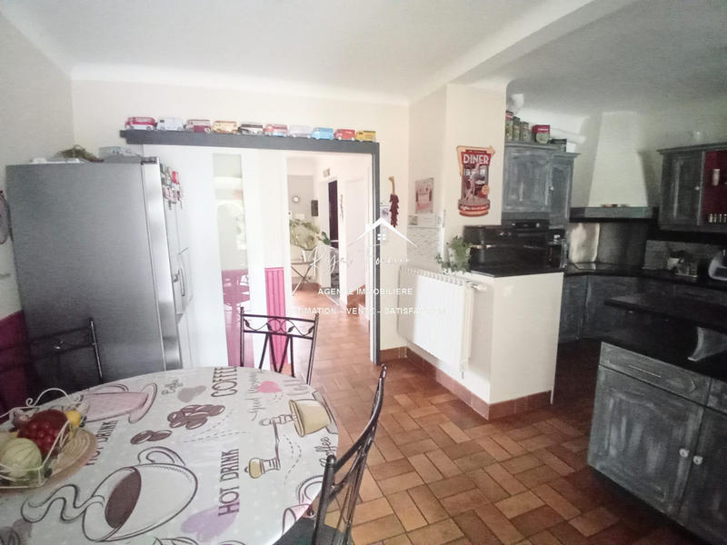 Maison traditionnelle - 296 m² - 12 pièces