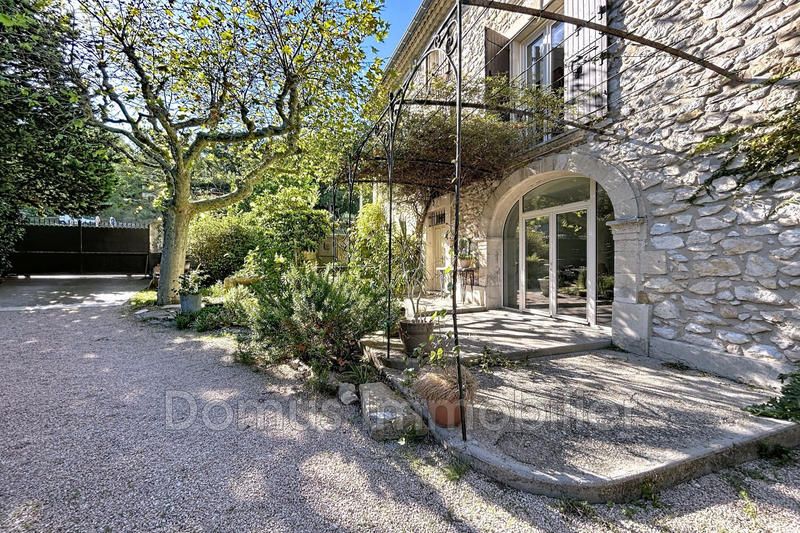Maison - 283 m² - 11 pièces