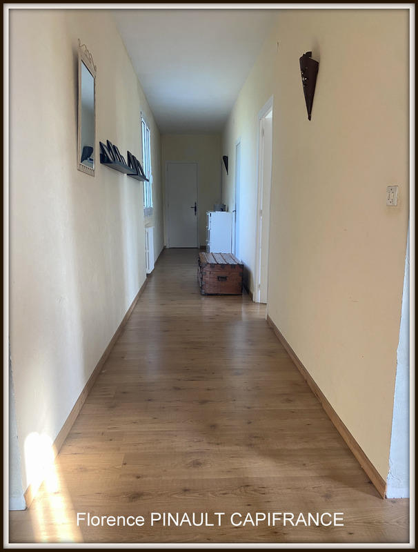 Maison - 219 m² - 8 pièces