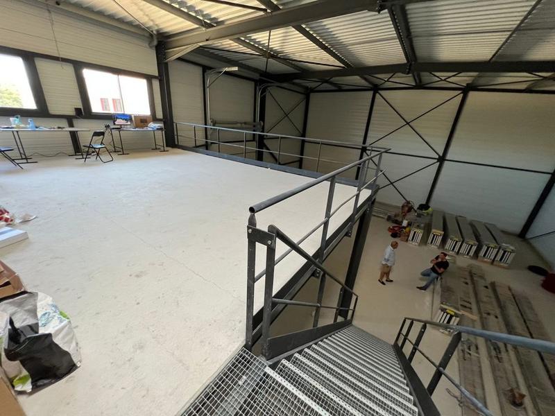 Local d'activité / Entrepôt - 1 112 m²