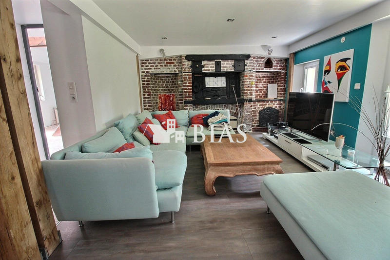 Maison - 220 m² - 6 pièces