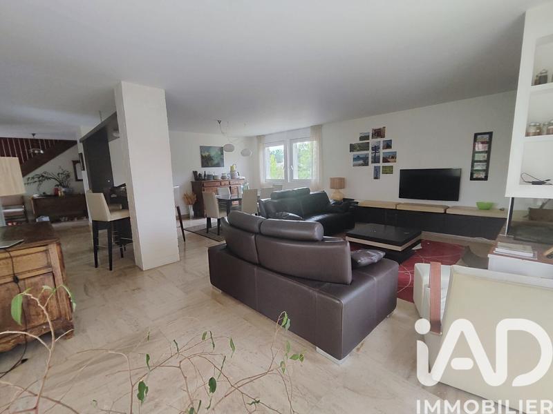 Maison - 215 m² - 8 pièces