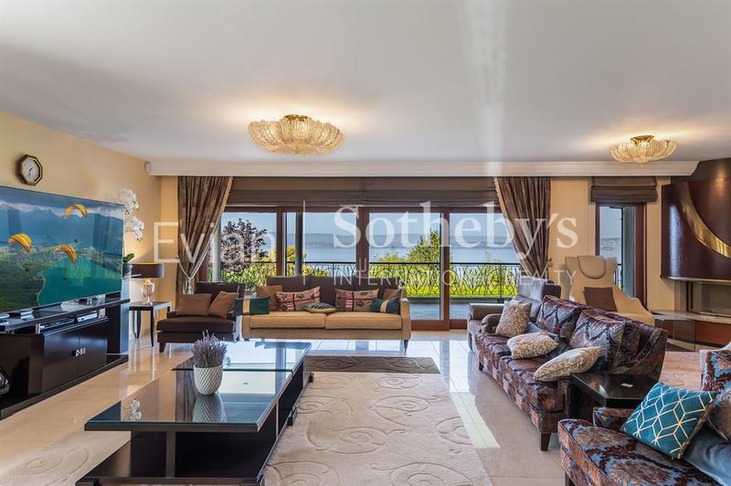 Maison - 480 m² - 7 pièces