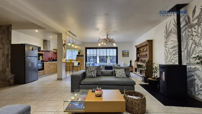 Maison - 207 m² - 6 pièces