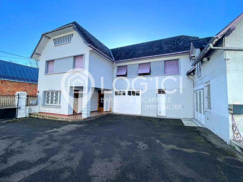 Maison - 338 m² - 13 pièces