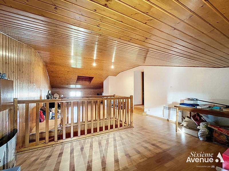 Maison - 359 m² - 8 pièces