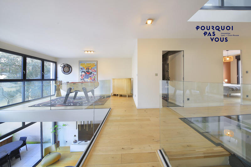 Maison - 210 m² - 6 pièces