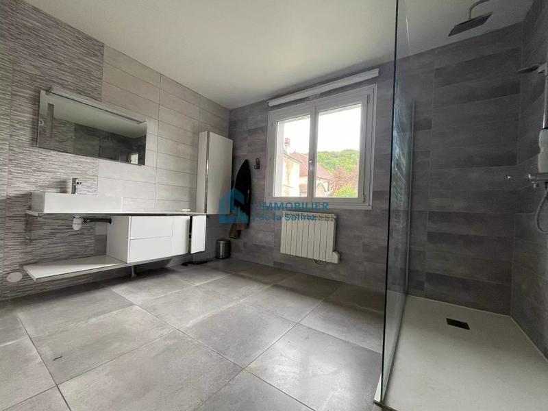 Maison - 121 m² - 5 pièces