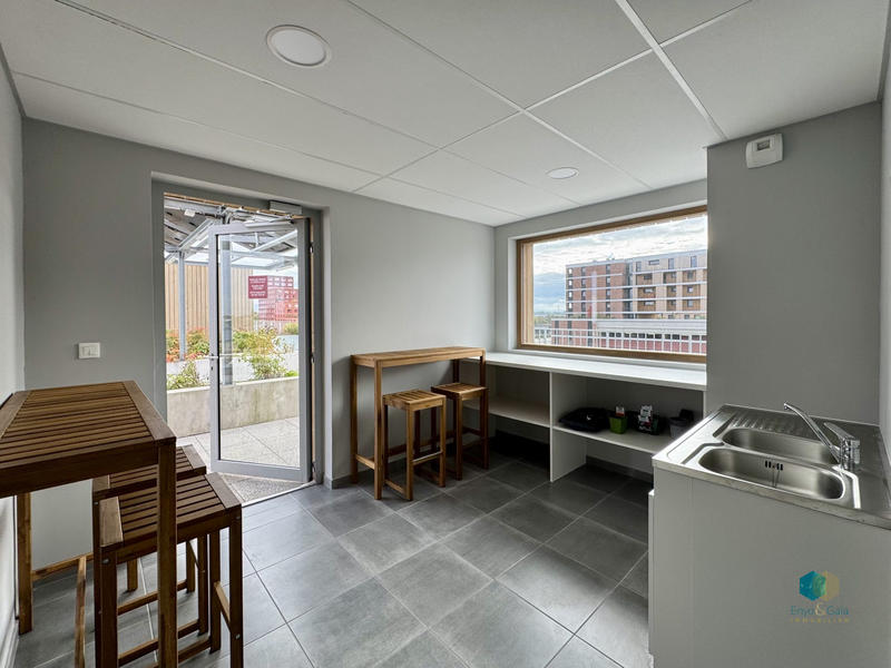 Appartement - 80 m² - 3 pièces