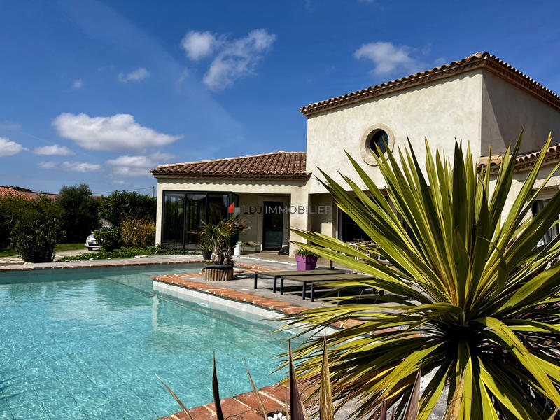 Maison - 210 m² - 5 pièces