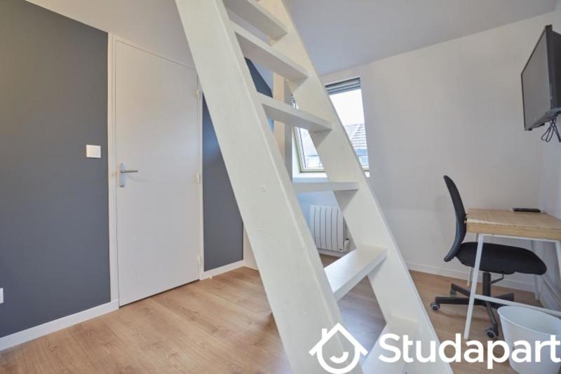 Chambre - 10 m² - 1 pièce