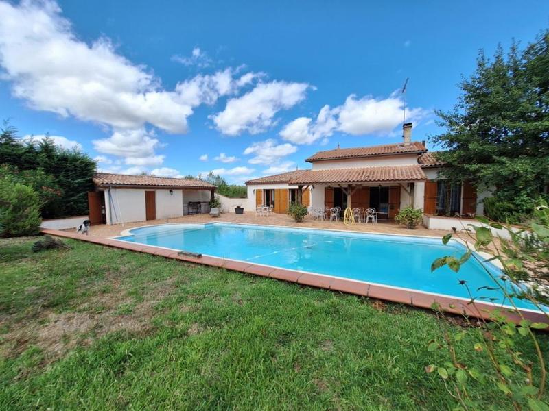 Mas - 207 m² - 6 pièces