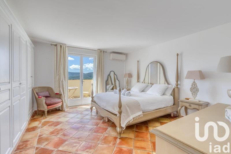 Maison - 308 m² - 12 pièces