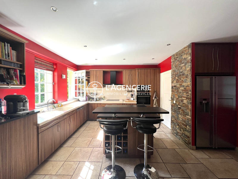 Maison - 420 m² - 10 pièces