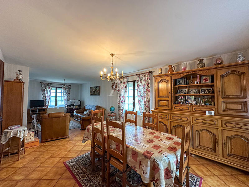 Maison - 95 m² - 4 pièces