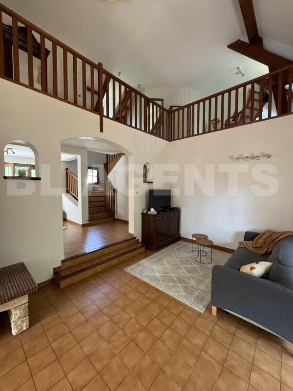 Maison - 193 m² - 6 pièces