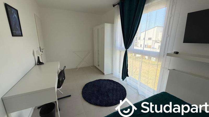 Chambre - 11 m² - 1 pièce