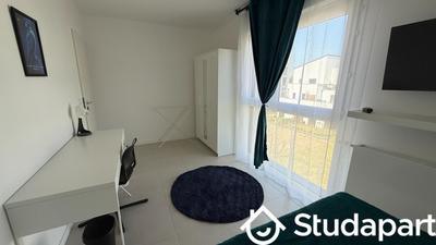 Chambre - 11 m² - 1 pièce